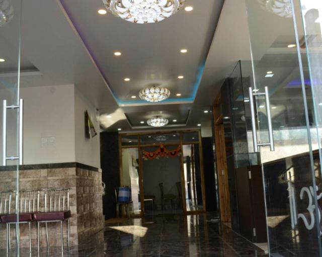 Hotel Vikrant Palace Солапур Экстерьер фото